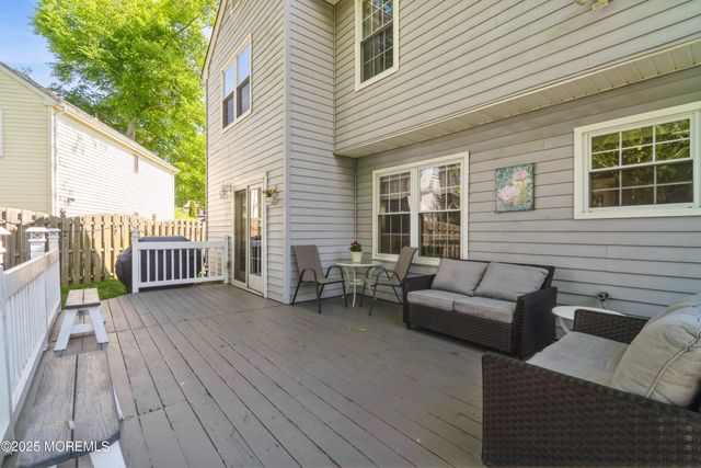 8 Admirals Row, Freehold, NJ 07728