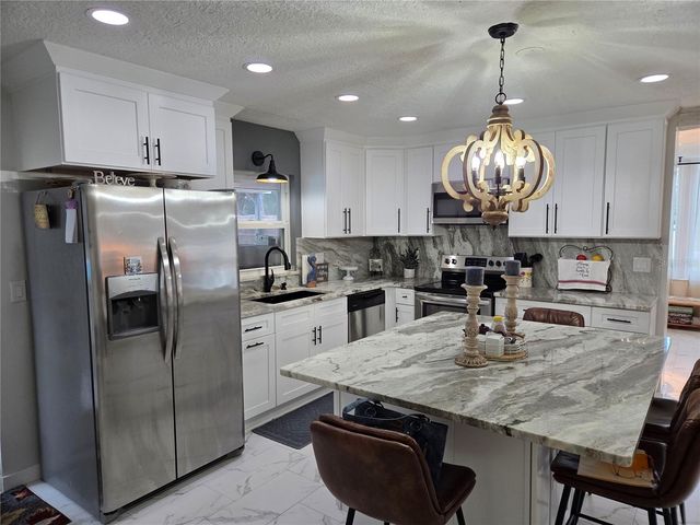 6140 NE 18TH AVENUE, Ocala, FL 34479