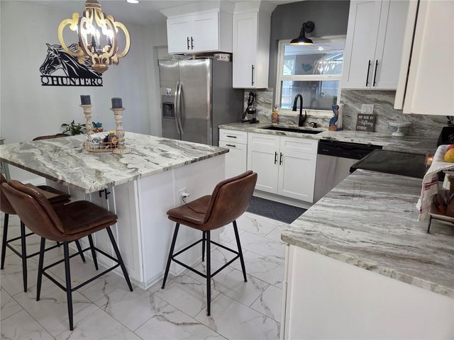 6140 NE 18TH AVENUE, Ocala, FL 34479