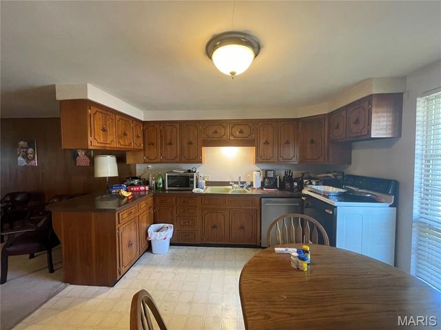 800 S Henderson Street, Salem, MO 65560