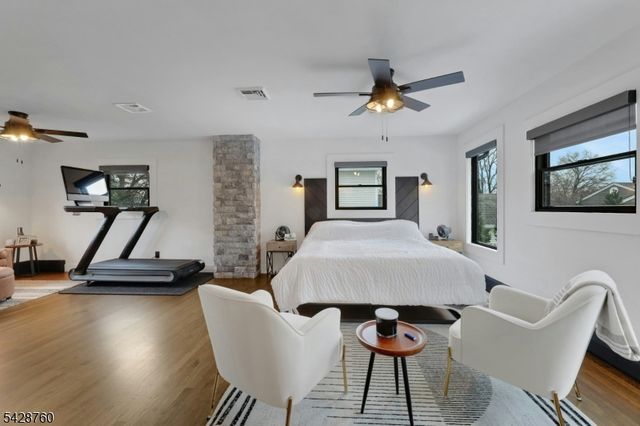 81 Pascack Ave, Emerson Boro, NJ 07630
