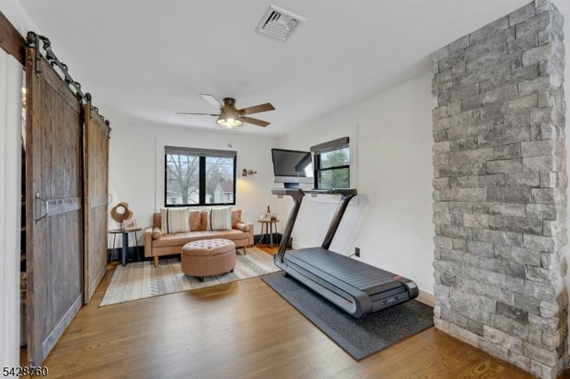 81 Pascack Ave, Emerson Boro, NJ 07630