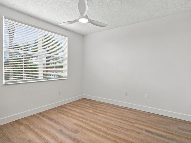 2020 GREENVIEW SHORES Boulevard 109, Wellington, FL 33414