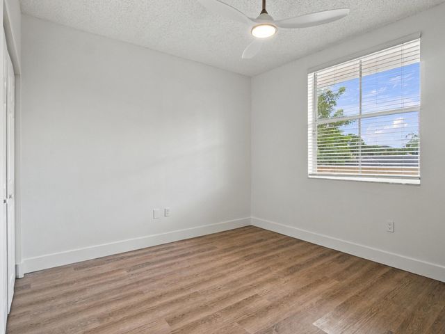 2020 GREENVIEW SHORES Boulevard 109, Wellington, FL 33414
