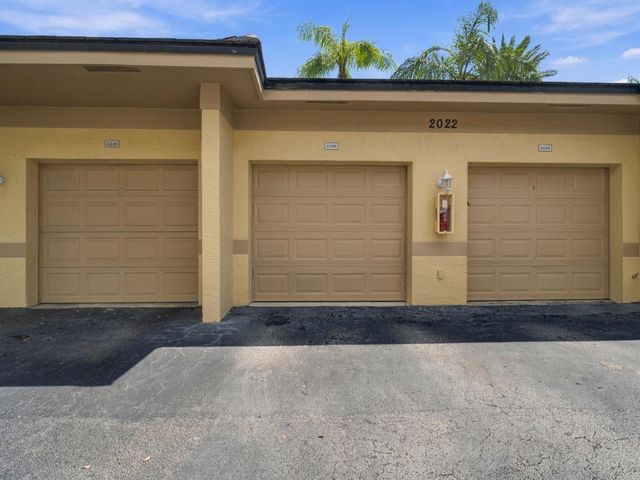 2020 GREENVIEW SHORES Boulevard 109, Wellington, FL 33414