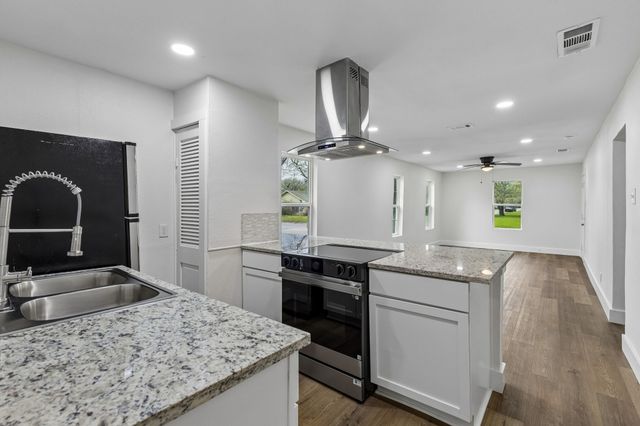 511 Panhandle Street, Denton, TX 76201