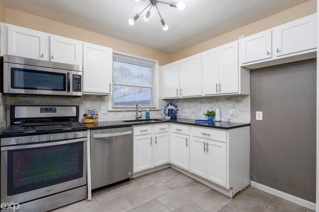 2108 E 4th Street, Royal Oak, MI 48067