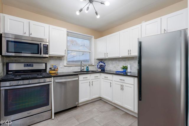 2108 E 4th Street, Royal Oak, MI 48067