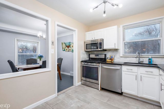 2108 E 4th Street, Royal Oak, MI 48067