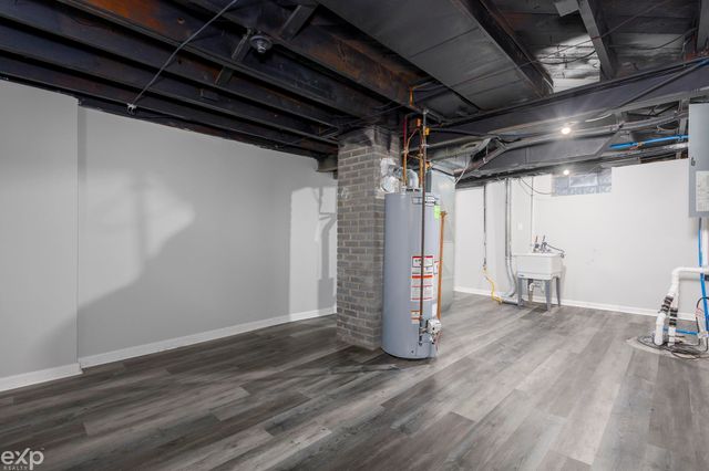 2108 E 4th Street, Royal Oak, MI 48067