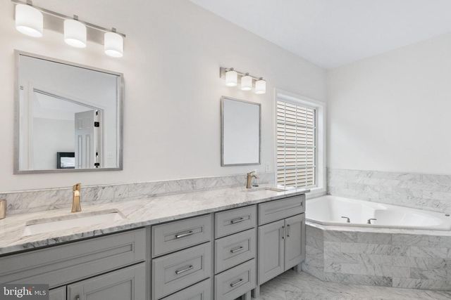306 TROTTER FARM DR, Rockville, MD 20850