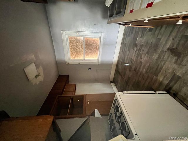 7447 Ellsworth Street, Detroit, MI 48238