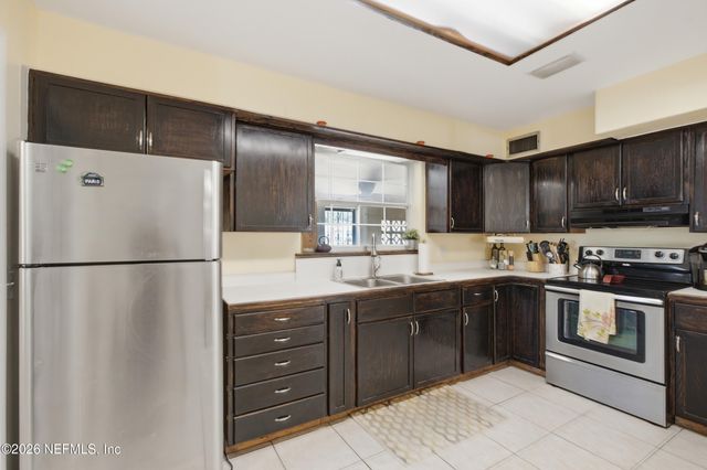 8159 LADOGA Avenue, Jacksonville, FL 32217