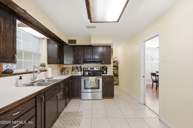 8159 LADOGA Avenue, Jacksonville, FL 32217