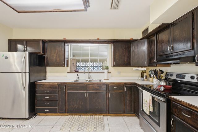 8159 LADOGA Avenue, Jacksonville, FL 32217