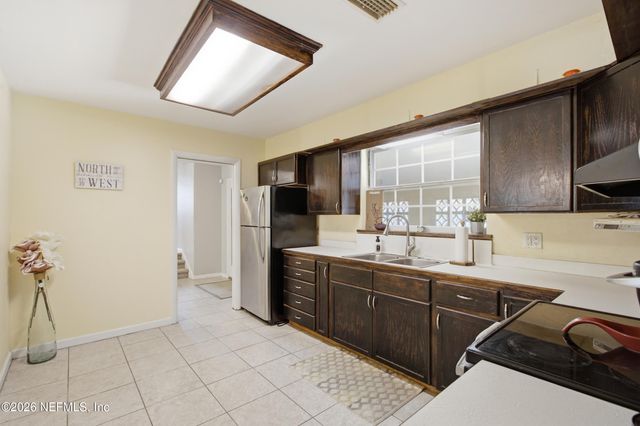 8159 LADOGA Avenue, Jacksonville, FL 32217