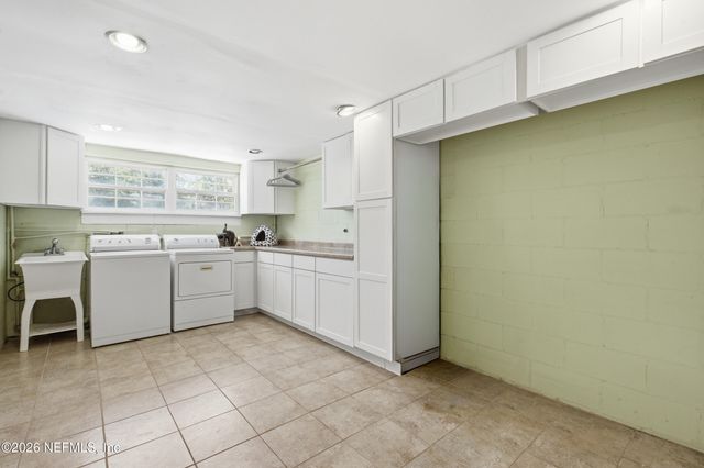 8159 LADOGA Avenue, Jacksonville, FL 32217
