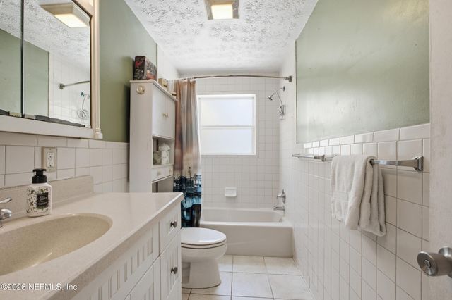 8159 LADOGA Avenue, Jacksonville, FL 32217