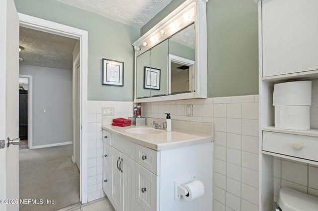 8159 LADOGA Avenue, Jacksonville, FL 32217