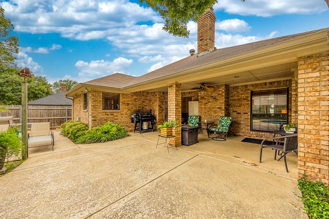 3320 Cypress Court, Bedford, TX 76021