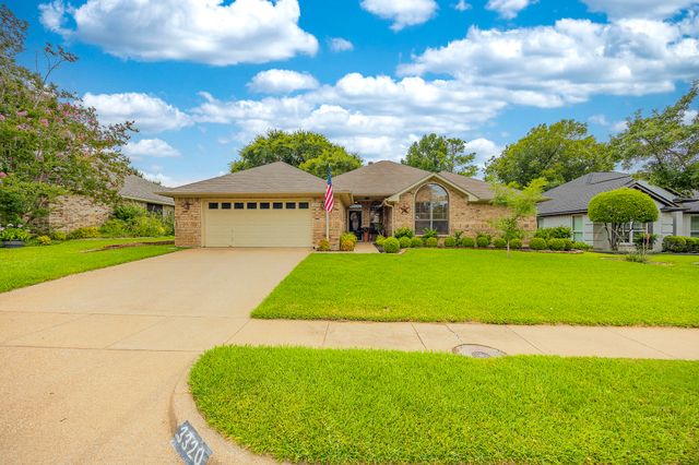 3320 Cypress Court, Bedford, TX 76021