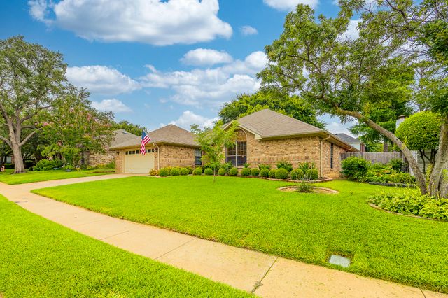 3320 Cypress Court, Bedford, TX 76021