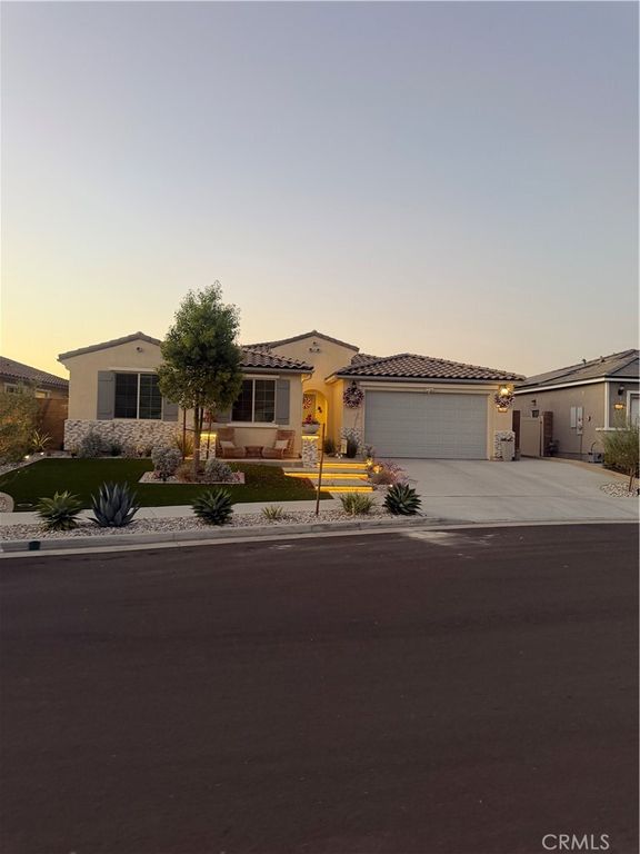 12940 Blush Ct, Riverside, CA 92503