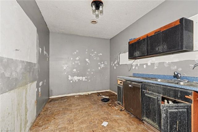 1203 Ridge Avenue, Eden, NC 27288