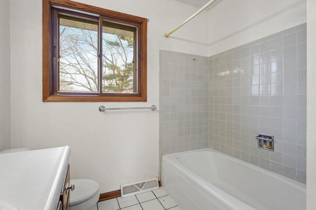 4702 Retana Drive, Madison, WI 53714