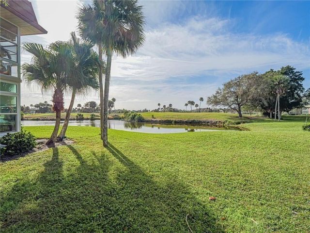 35 VISTA GARDENS Trail 205, Vero Beach, FL 32962