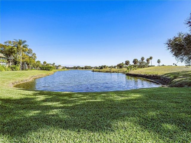 35 VISTA GARDENS Trail 205, Vero Beach, FL 32962