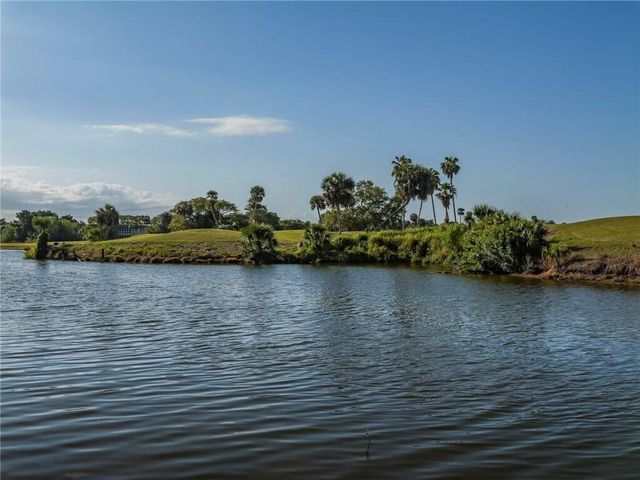 35 VISTA GARDENS Trail 205, Vero Beach, FL 32962