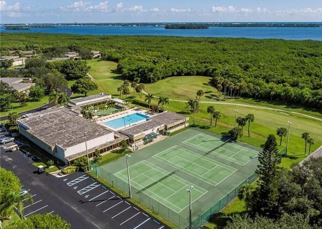 35 VISTA GARDENS Trail 205, Vero Beach, FL 32962