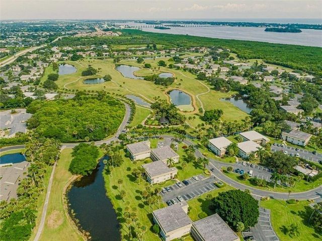 35 VISTA GARDENS Trail 205, Vero Beach, FL 32962