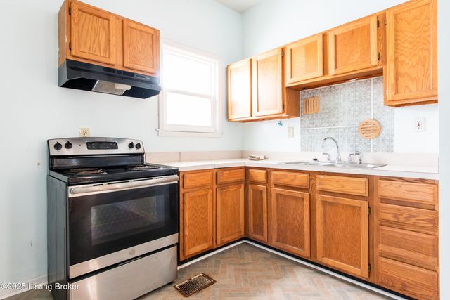 2904 Duncan St, Louisville, KY 40212