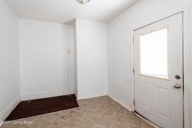 2904 Duncan St, Louisville, KY 40212