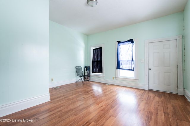 2904 Duncan St, Louisville, KY 40212