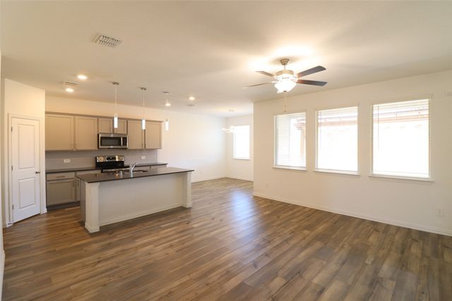 6812 Waterhill Lane, Fort Worth, TX 76179