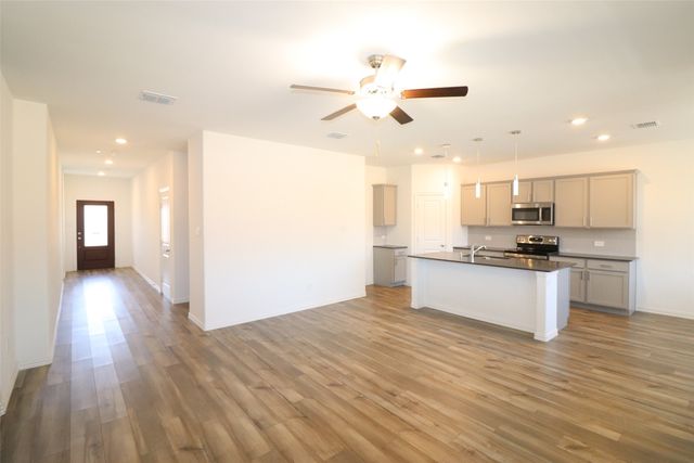 6812 Waterhill Lane, Fort Worth, TX 76179