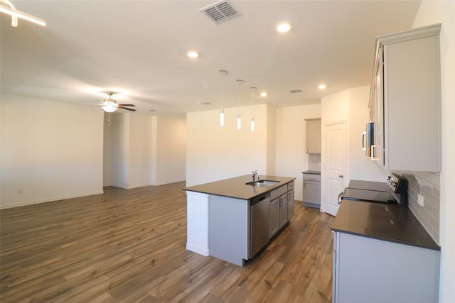 6812 Waterhill Lane, Fort Worth, TX 76179