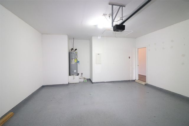 6812 Waterhill Lane, Fort Worth, TX 76179