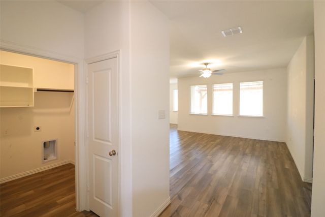 6812 Waterhill Lane, Fort Worth, TX 76179