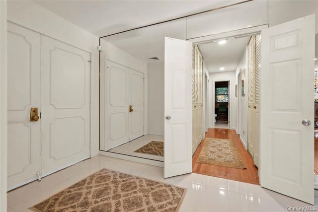 105 Park Lane, Douglaston, NY 11363
