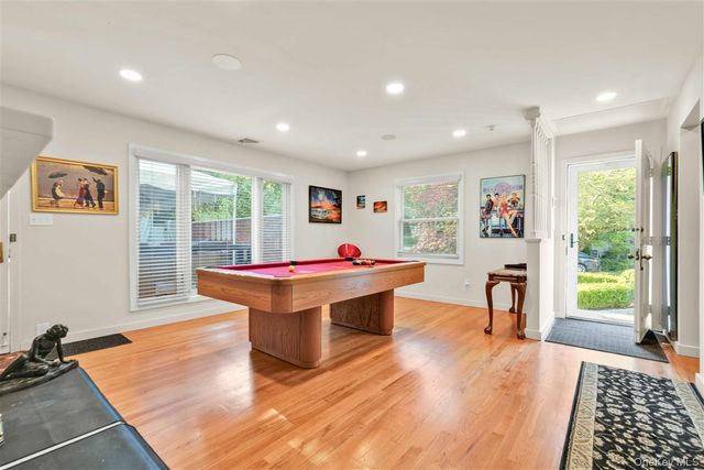 105 Park Lane, Douglaston, NY 11363