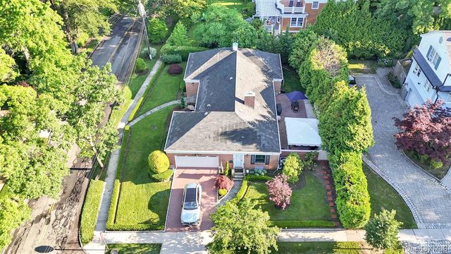 105 Park Lane, Douglaston, NY 11363