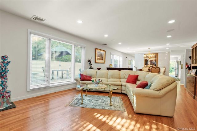 105 Park Lane, Douglaston, NY 11363