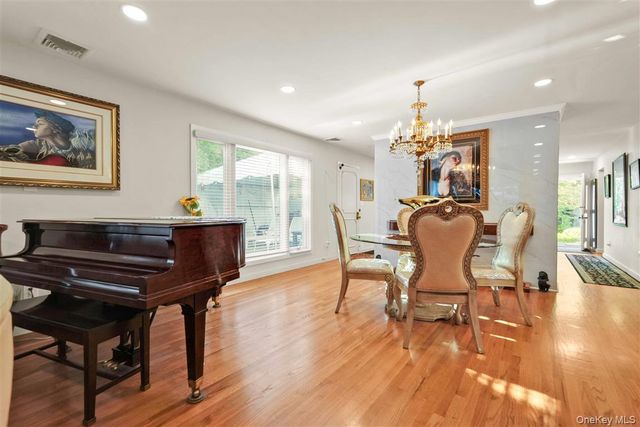 105 Park Lane, Douglaston, NY 11363