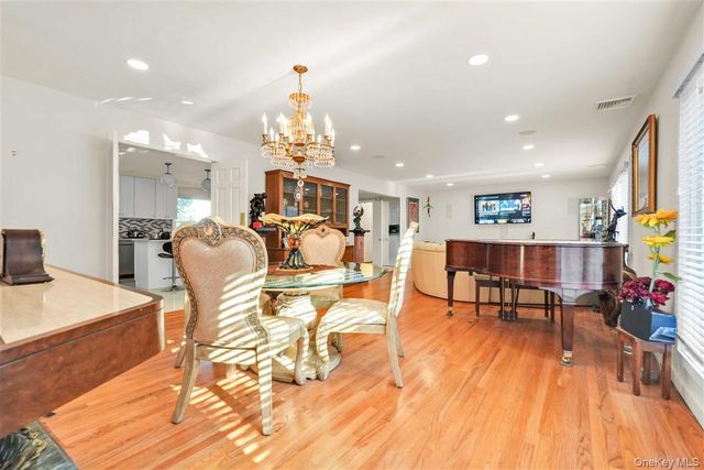 105 Park Lane, Douglaston, NY 11363