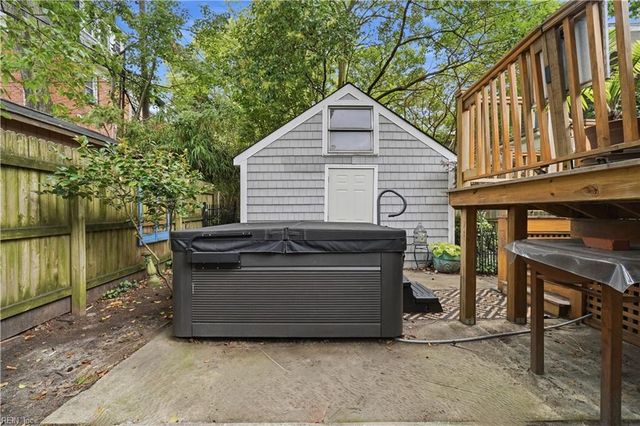 729 W Princess Anne RD, Norfolk, VA 23517