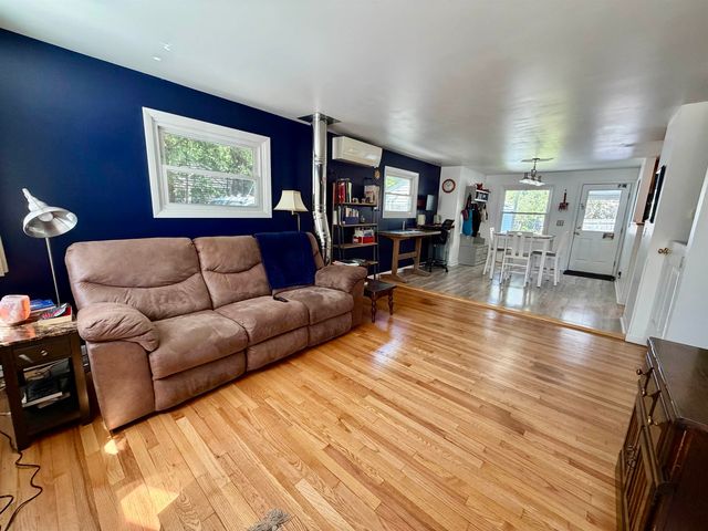 34 Curtis Avenue, Burlington, VT 05401
